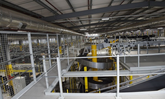 All-purpose spiral conveyor for medium to large products